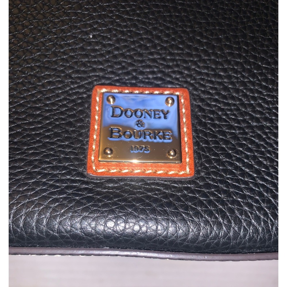 Dooney & Bourke Black Pebbled Leather Shoulder Bag Tan Trim Gold Logo Plaque - Picture 4 of 12